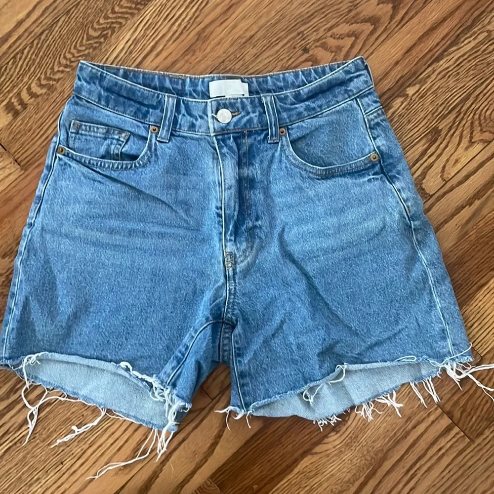 H&M Jean Shorts - Picture 1 of 4